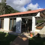 בית חווה Casteletes Urzelina