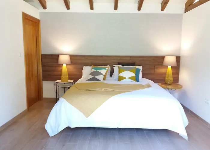 Lantgård Casteletes *