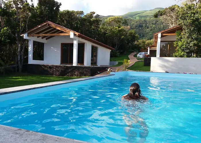 בית חווה Casteletes Urzelina